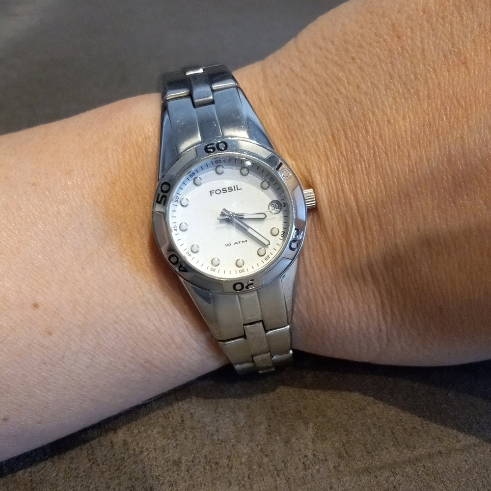 Vintage FOSSIL 10 ATM water resistant stainless steel watch